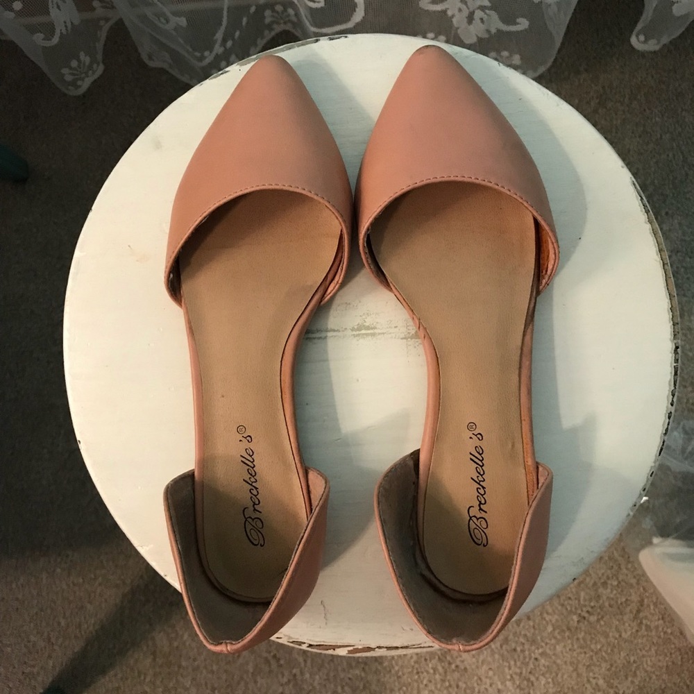 Light pink pointed toe flats